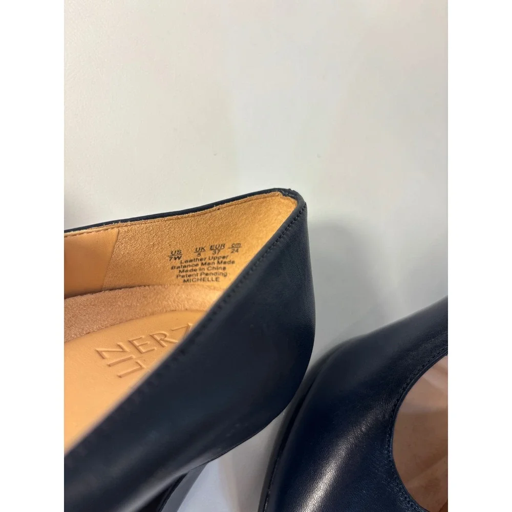 Naturalizer Navy Pump Size 7W